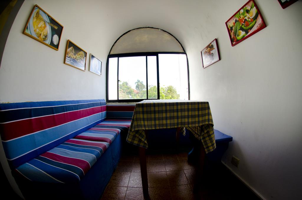 Hostal Los Aventureros Santa Cruz de La Sierra Buitenkant foto